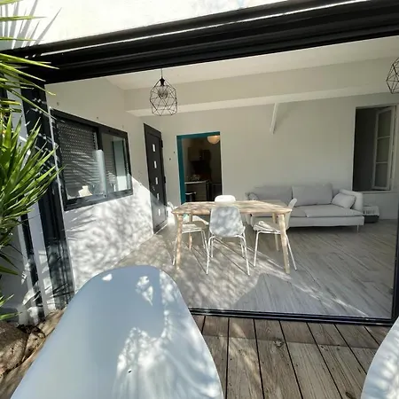Δωμάτια σε οικογενειακή κατοικία Chambre Prive